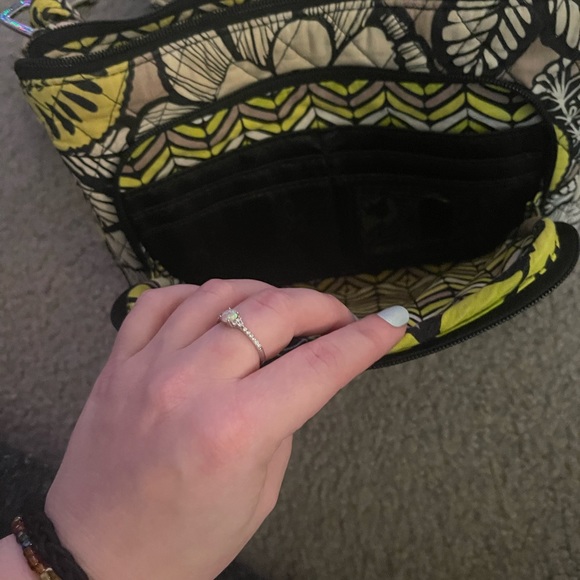 VB Crossbody purse - Picture 2 of 4